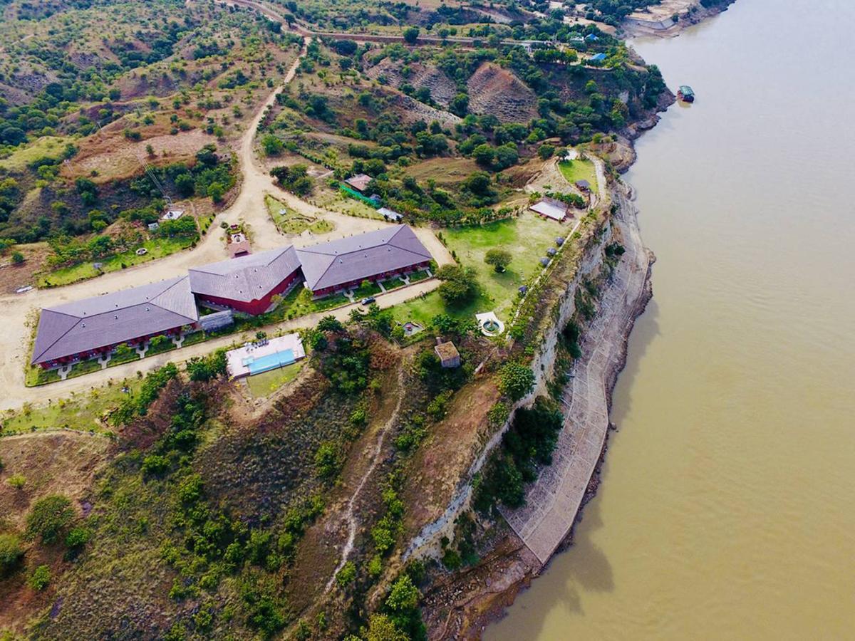 Royal Emerald River View Resort Bagan Ngoại thất bức ảnh
