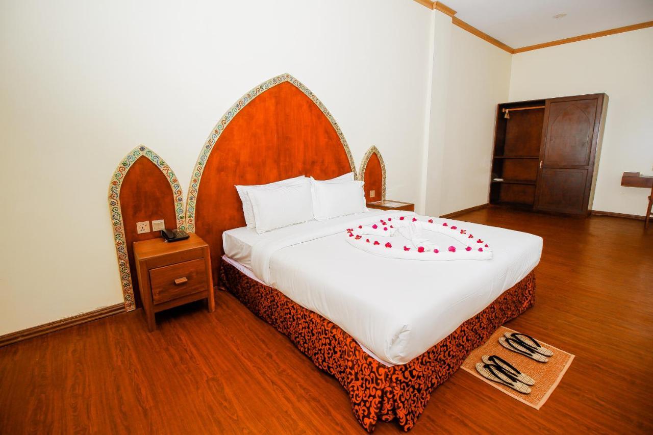 Royal Emerald River View Resort Bagan Ngoại thất bức ảnh